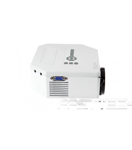 UC30 150LM LCD 640*480 Resolution 500:1 Contrast Ratio LED Projector